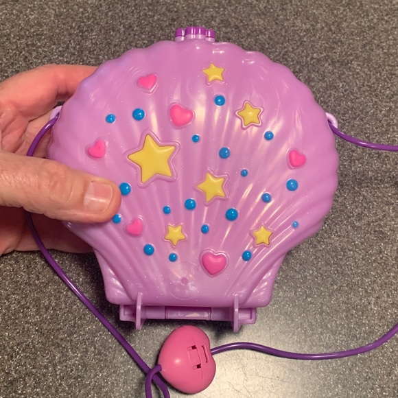 Polly Pocket Seashell Mermaid Clamshell Case and Figurines. - Picture 9 of 14